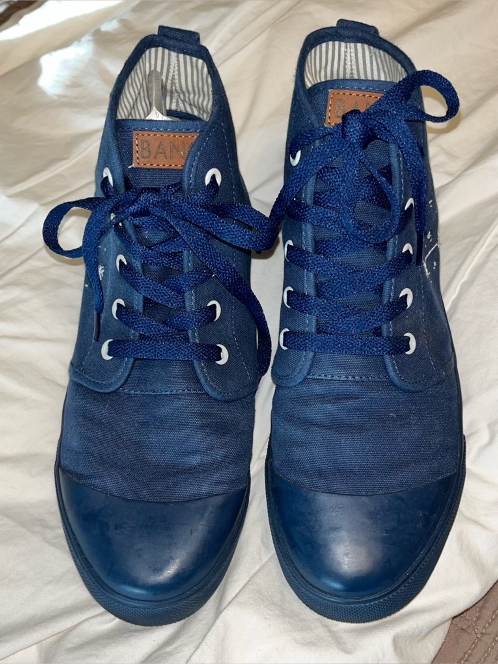 Bangs high tops Women's 9 or men's 7.5. Navy w embroidered constellation.